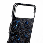 VλLOᏒ Forged Carbon Azul — iPhone 17 Series