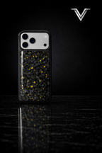 VλLOᏒ Forged Carbon Oro — iPhone 17 Series