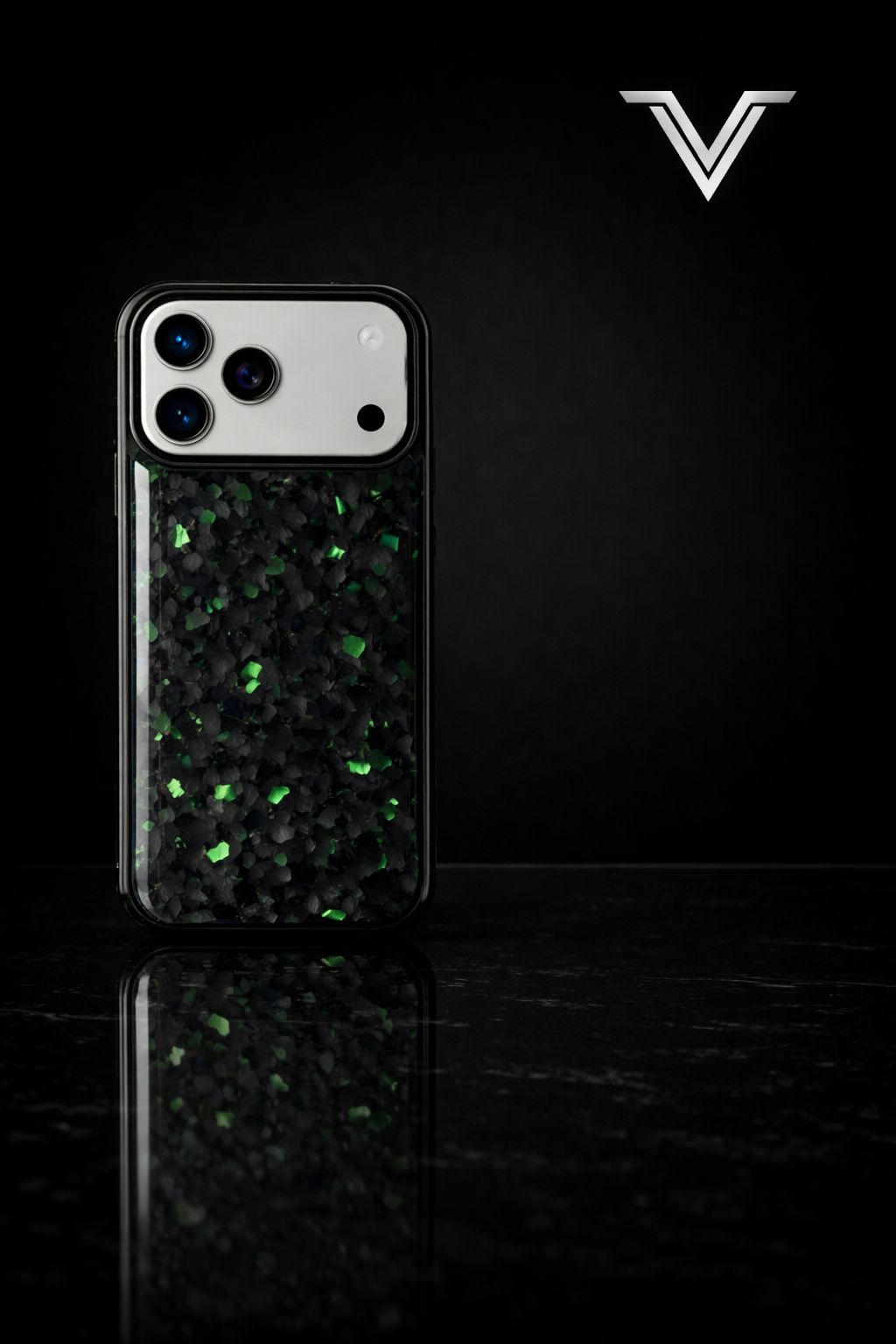 VλLOᏒ Forged Carbon Verde — iPhone 17 Pro/Pro Max